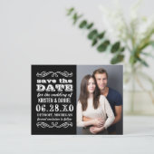 Zwarte en Witte Typografie Foto Opslaan Datum Aankondigingskaart (Staand voorkant)