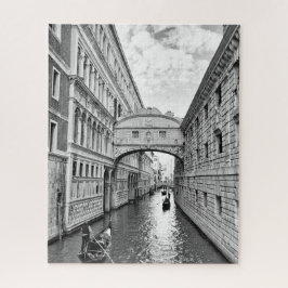 Zwarte en witte Venetië-brug tussen Sighs en gonde Legpuzzel