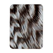 Zwarte en witte veren in detail magneet