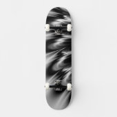Zwarte en witte veren persoonlijk skateboard (Voorkant)