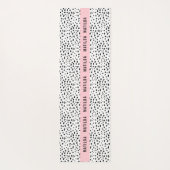 Zwarte en witte vlek met roze streep op maat yogamat (Achterkant)