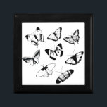 Zwarte en witte vlinders cadeaudoosje<br><div class="desc">Modieus modern chic huwelijksontwerp,  ideaal voor bruiloften,  dagelijks leven en vrijgezellenfeesten. Deze eenvoudige vlinders gaan met bijna alles en nog wat.</div>