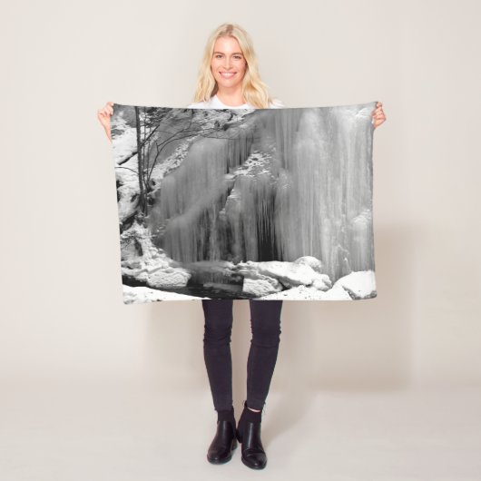 Zwarte en witte waterval fleece deken (In situ)