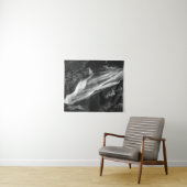 Zwarte en witte waterval in Hell Gorge, Slovenië Wandkleed (In Situ (horizontaal))