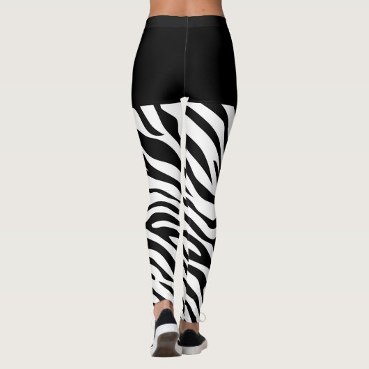 Zwarte en witte Zebra Stripes Decor on Leggings (Achterkant)