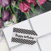 Zwarte en witte Zigzag Happy Birthday op maat Cadeaulabel