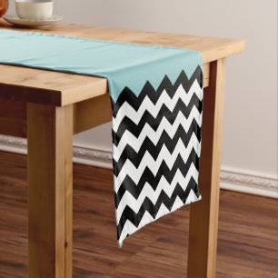 Zwarte en witte zigzag Patroon, Chevron, blauw Medium Tafelloper
