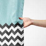 Zwarte en witte zigzag Patroon, Chevron, blauw Sjaal<br><div class="desc">Elegant,  stijlvol en verfijnd zigzagpatroon (chevron) in zwarte en witte kleur op blauwe achtergrond. Moderne en trendy cadeau,  perfect voor de zigzag-minnaar in je leven.</div>