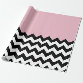 Zwarte en witte zigzag Patroon, Chevron, Roze Cadeaupapier (Uitgerold)