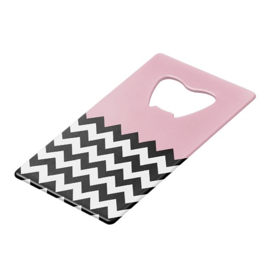 Zwarte en witte zigzag Patroon, Chevron, Roze Creditkaart Flessenopener (Voorkant Gekanteld)