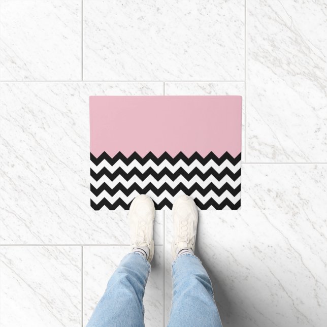 Zwarte en witte zigzag Patroon, Chevron, Roze Deurmat (Binnen)