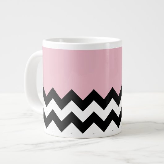Zwarte en witte zigzag Patroon, Chevron, Roze Grote Koffiekop (Links)