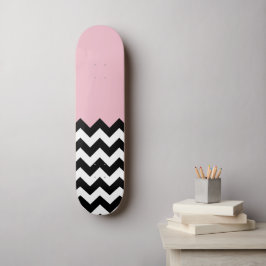 Zwarte en witte zigzag Patroon, Chevron, Roze Persoonlijk Skateboard