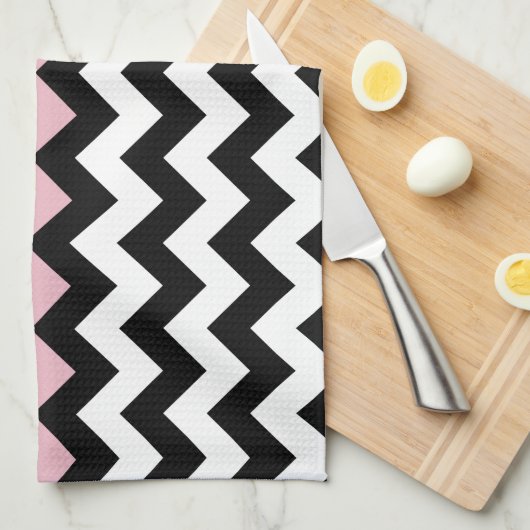 Zwarte en witte zigzag Patroon, Chevron, Roze Theedoek (Quarter Fold)
