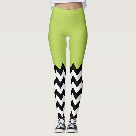 Zwarte en witte zigzag Pattern, Chevron, Green Leggings (Voorkant)