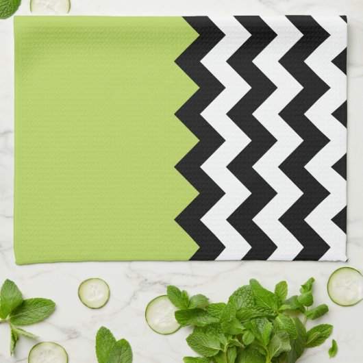 Zwarte en witte zigzag Pattern, Chevron, Green Theedoek (Gevouwen)