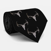 Zwarte en Zilverdeerschedel met Stropdas van Antle (Opgerold)