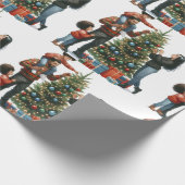 Zwarte familie rond de kerstboom cadeaupapier (Hoek)