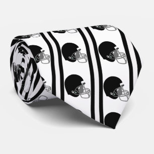 Zwarte Footballs helm op witte stropdas
