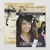 Zwarte Funky Elegante Krullen Afstuderen Uitnodigi Kaart (Voorkant / Achterkant)