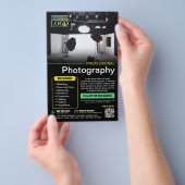 Zwarte Gele Munt Professionele Fotografie Logo Flyer (Hand)