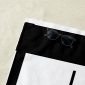 Zwarte geometrische vormen op een handdoek (In situ)