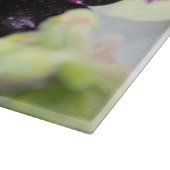 Zwarte geranium en kleurrijke bloemen snijplank (Hoek)