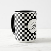 Zwarte geruite mok met monogram (Voorkant links)