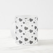 Zwarte glanzende harten schattig romantisch patroo matglas koffiemok (Voorkant links)