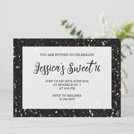 Zwarte glitter sparkles Sweet 16 elegant script Kaart (Staand voorkant)
