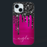 Zwarte Glitterdruppels Hot Pink Glam Handtekening iPhone 15 Case<br><div class="desc">Nep glanzend zwart glitter druppelt over hete roze geborsteld metalen folie.
De moderne meisjesachtige handtekening heeft een elegant wit kalligrafielettertype met decoratieve staarten. 
Pas de lettertypestijlen aan om je eigen telefoonaccessoires te maken.
Een leuk bedankcadeau voor een bruidsmeisje in je trouwfeest.</div>