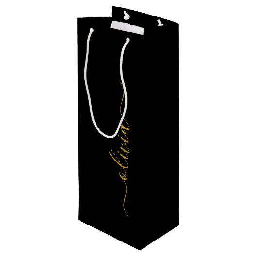 Zwarte Goud Moderne Script Meisjesachtige Monogram Wijn Cadeautas (Achterkant Gekanteld)