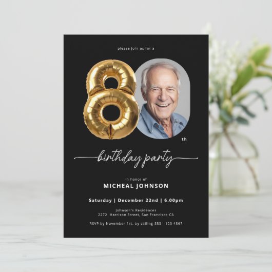 Zwarte gouden ballon 80e verjaardag kaart (Staand voorkant)