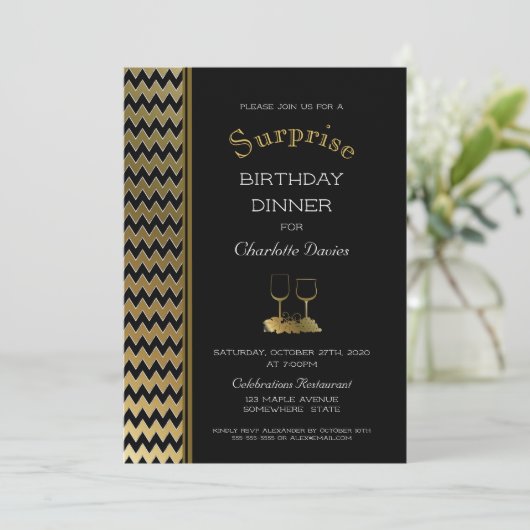 Zwarte Gouden Chevron Verrassingsverjaardagsdiner Kaart (Staand voorkant)