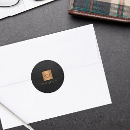 Zwarte gouden elegante script monogram naam leer ronde sticker