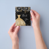 Zwarte gouden jurk voor bloederige verjaardag flyer (Hand)