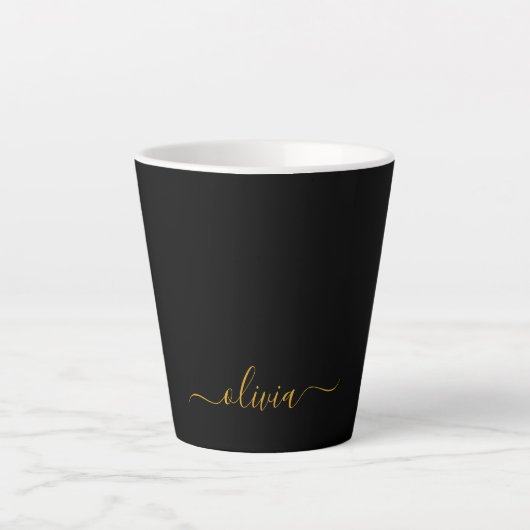 Zwarte Gouden Moderne Script Meisjesnaam Monogram Latte Mok (Voorkant)