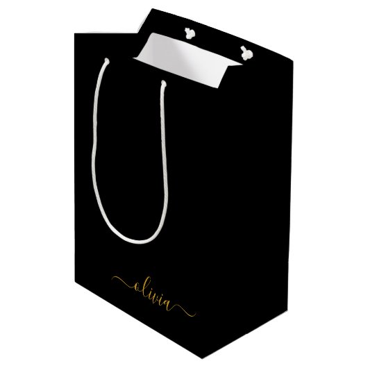 Zwarte Gouden Moderne Script Meisjesnaam Monogram Medium Cadeauzakje (Achterkant Gekanteld)