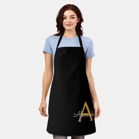 Zwarte Gouden Moderne Script Meisjesnaam Monogram Schort (Gedragen)