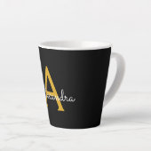 Zwarte Gouden Moderne Script Vrouwelijke Monogram Latte Mok (Rechterhoek)