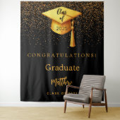 Zwarte gouden pet kwastje afstudeerfeest 2025 wandkleed (In situ)