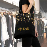 Zwarte gouden sterren elegante naam tote bag<br><div class="desc">Een zwarte achtergrond met een cascade van gouden sterren,  een beetje laarzen en luxe. Gouden letters en sjabloon voor Jouw naam.</div>