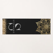 zwarte goudmandala op monogram yogamat (Voorkant (horizontaal))