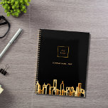 Zwarte goudstad skyline zakelijk logo planner<br><div class="desc">Een zwarte achtergrond,  met een faux gouden skyline als decor. Sjabloon voor uw zakelijke logo en jouw naam of een tekst. Gouden letters Perfect voor makelaars in onroerend goed! Deze planner is ook beschikbaar in onze winkel zonder logo.</div>