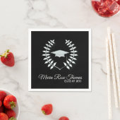 Zwarte Grad Cap & Bladeren Papieren Servetten (Insitu)