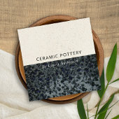ZWARTE GRAY CERAMIC POTTERY GLAZED SPECKLED TEXTUR VIERKANTE VISITEKAARTJE