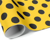 Zwarte haarpunten op geel cadeaupapier (Rol Hoek)