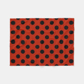 Zwarte haarpunten op rood fleece deken (Voorkant (Horizontaal))