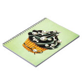 Zwarte Halloween Cupcake met kleine schedels Notitieboek (Linkerzijde)