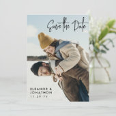 Zwarte handtekening script foto save the date (Staand voorkant)
